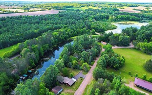 Grill & Fire Pit: Waterfront Cameron Retreat!