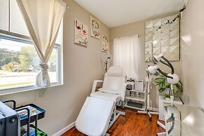 Charming Edgemere Home w/ Deck & Grill!