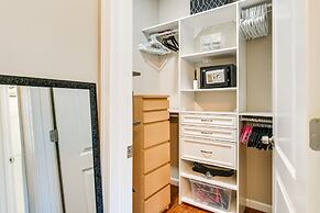 Charming Edgemere Home w/ Deck & Grill!