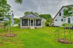 Modern Solomons Cottage Rental - Walk to Island!