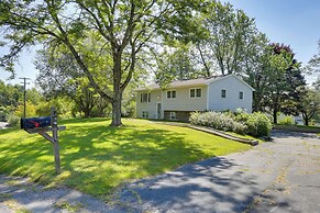 Kiamesha Lake Home w/ Deck: 4 Mi to Resorts World!