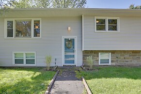 Kiamesha Lake Home w/ Deck: 4 Mi to Resorts World!