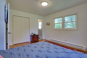 Kiamesha Lake Home w/ Deck: 4 Mi to Resorts World!