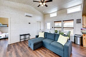 Cozy Texas Retreat w/ Covered Deck & Private Pond!