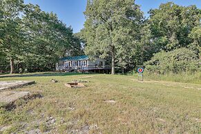 Peaceful Cassville Vacation Rental - Hike & Fish!