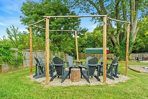 Shelbyville Farmhouse w/ Hot Tub, Fire Pit & Grill