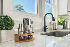 Shelbyville Farmhouse w/ Hot Tub, Fire Pit & Grill