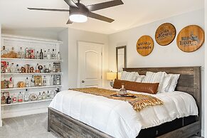 Shelbyville Farmhouse w/ Hot Tub, Fire Pit & Grill