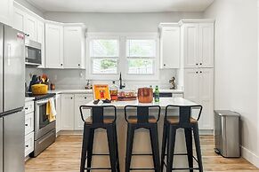 Shelbyville Farmhouse w/ Hot Tub, Fire Pit & Grill