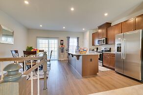 Spacious Hedgesville Retreat ~ 5 Mi to Golf Course