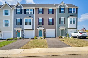 Spacious Hedgesville Retreat ~ 5 Mi to Golf Course