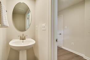 Spacious Hedgesville Retreat ~ 5 Mi to Golf Course