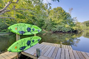 Waterfront Hartfield Vacation Rental w/ Dock!