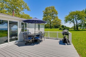 Sun-dappled Waterfront Home on Potomac River!