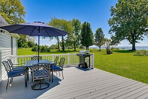 Sun-dappled Waterfront Home on Potomac River!