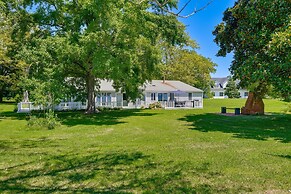 Sun-dappled Waterfront Home on Potomac River!