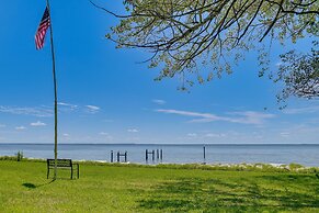 Sun-dappled Waterfront Home on Potomac River!