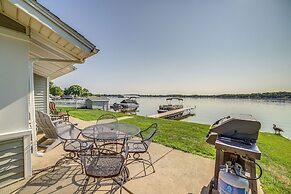 Quaint Olivet Cabin w/ Patio on Duck Lake!