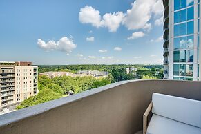 Luxury Atlanta Rental w/ Balcony: Near Buckhead!