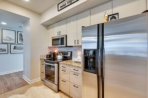 Luxury Atlanta Rental w/ Balcony: Near Buckhead!