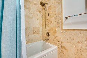 Luxury Atlanta Rental w/ Balcony: Near Buckhead!