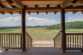 Bedford Cabin w/ Porch, 5 Mi to Historic District!