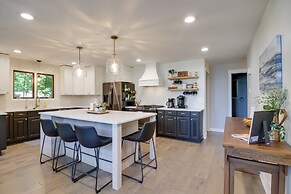 Lakefront Sunburg Vacation Rental w/ Boat Dock!