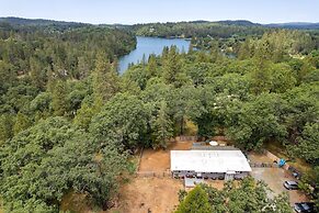 Modern Meadow Vista Vacation Home w/ Spacious Deck