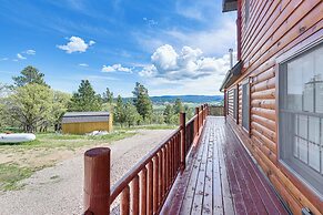 Peaceful Wyoming Cabin w/ Spacious Deck & Wet Bar!