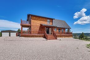 Peaceful Wyoming Cabin w/ Spacious Deck & Wet Bar!