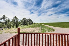 Peaceful Wyoming Cabin w/ Spacious Deck & Wet Bar!