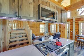 Peaceful Wyoming Cabin w/ Spacious Deck & Wet Bar!
