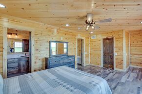 Peaceful Wyoming Cabin w/ Spacious Deck & Wet Bar!