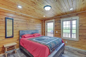 Peaceful Wyoming Cabin w/ Spacious Deck & Wet Bar!