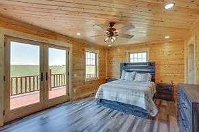 Peaceful Wyoming Cabin w/ Spacious Deck & Wet Bar!