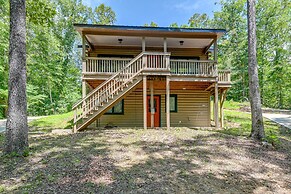 Cozy Tennessee Retreat w/ Patio & Charcoal Grill!
