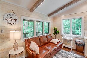 Cozy Tennessee Retreat w/ Patio & Charcoal Grill!