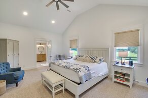 Modern Altavista Farmhouse w/ Countryside Views