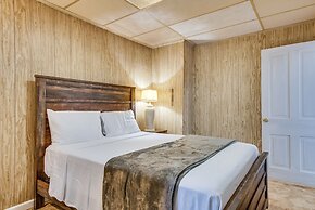 Condo Rental w/ Pool Access ~ 11 Mi to Allentown!