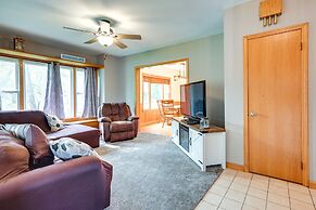 Grand Blanc Rental w/ Gas Grill & Private Yard