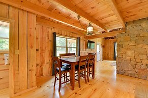 Wine Country Cottage w/ Fire Pit in Olin!