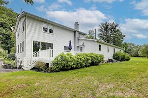 Pennington Home w/ Deck ~ 9 Mi to Princeton!