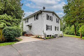 Pennington Home w/ Deck ~ 9 Mi to Princeton!