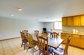 Wfh-friendly Lawrence Escape w/ Lake Access