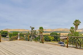 Porterville Getaway w/ Patio + Valley Views!