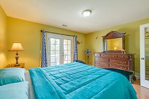 Porterville Getaway w/ Patio + Valley Views!