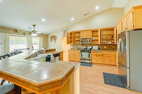 Porterville Getaway w/ Patio + Valley Views!