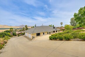 Porterville Getaway w/ Patio + Valley Views!