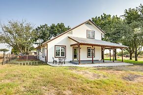 Remodeled Farmhouse on 18 Acres: 8 Mi to Elgin!