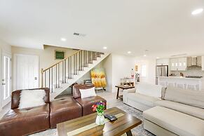 Remodeled Farmhouse on 18 Acres: 8 Mi to Elgin!